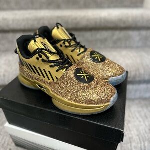 Li Ning Way of Wade 10 One Last Dance Sz10